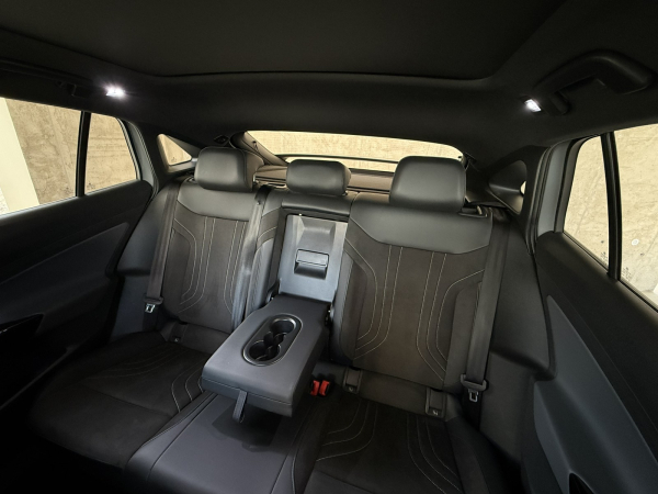 VOLKSWAGEN ID.5 Pro Performance